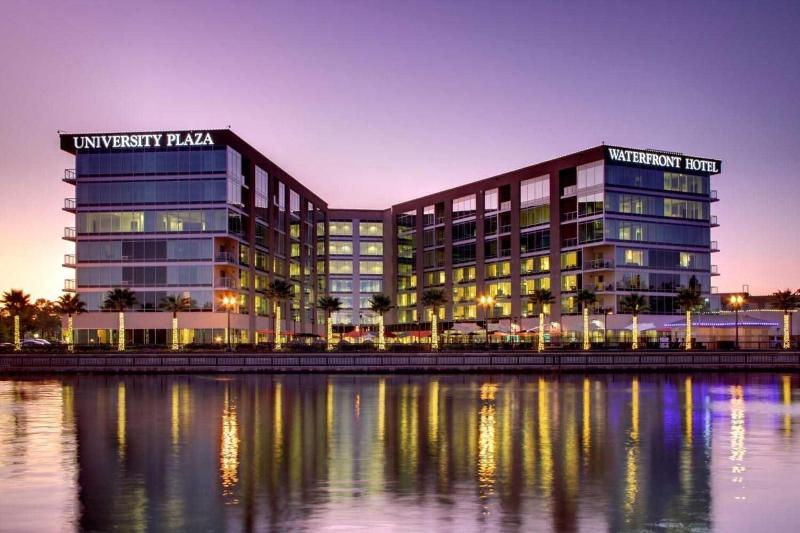 University Plaza Waterfront