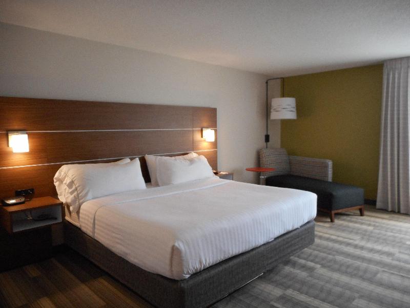 Holiday Inn Express Fairfield image