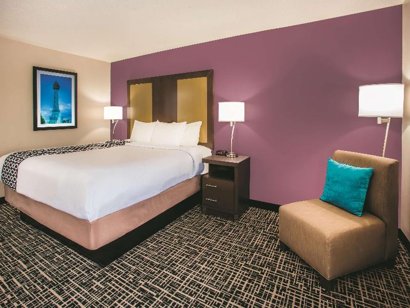 La Quinta Inn Cincinnati Northeast image