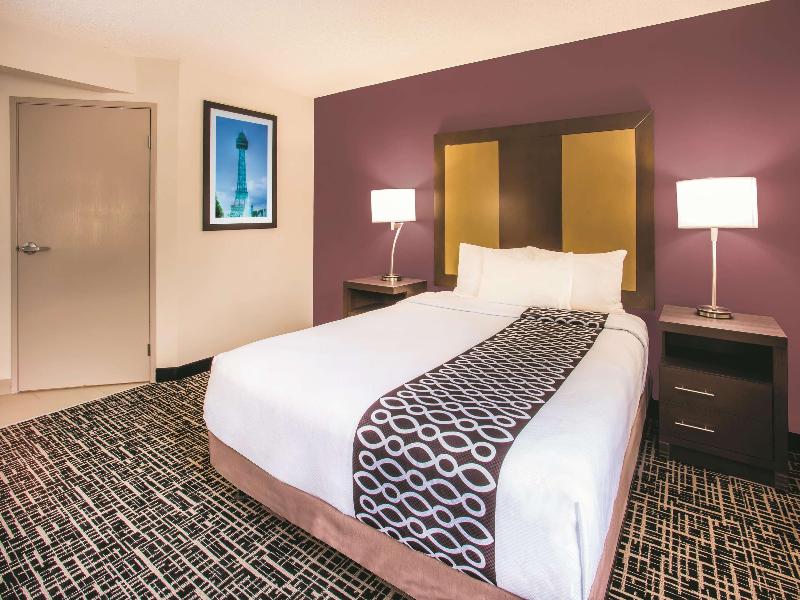 La Quinta Inn Cincinnati Northeast image