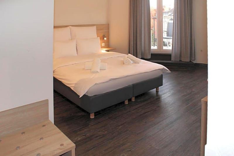 Hotel Mozart image
