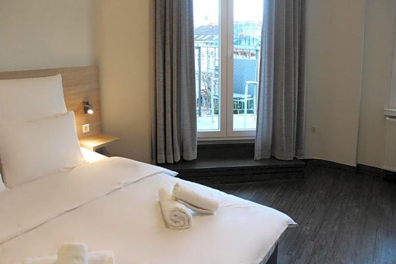 Hotel Mozart image