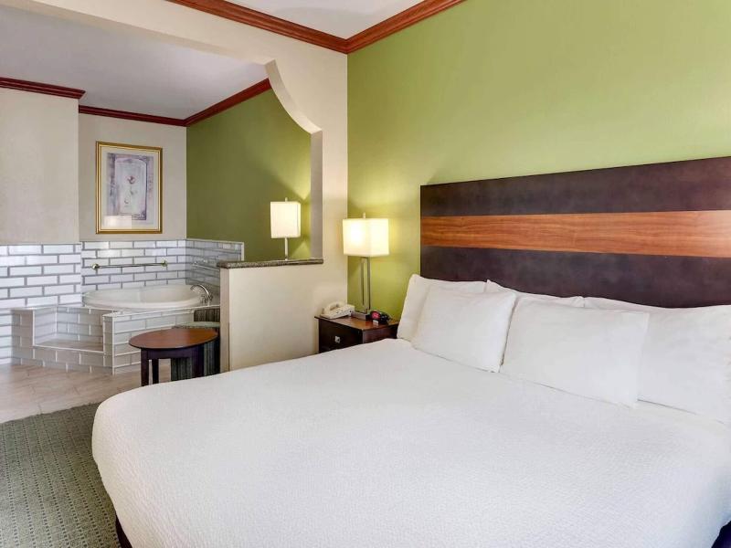 Comfort Inn & Suites Waco TX image