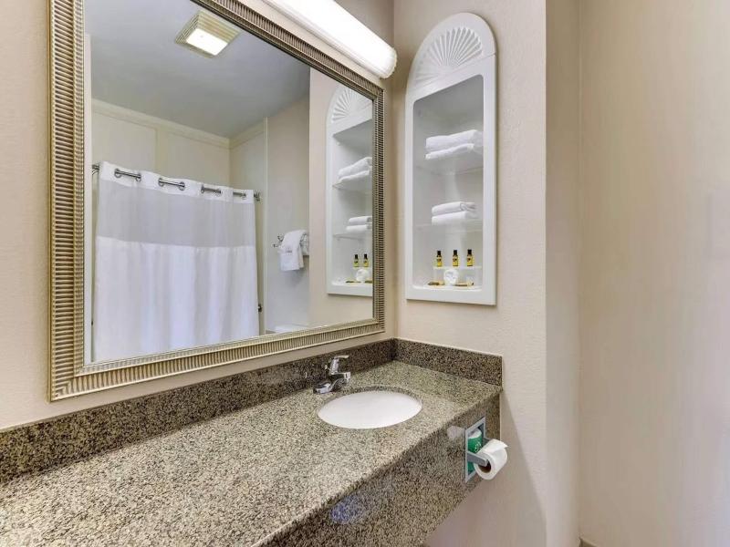 Comfort Inn & Suites Waco TX image