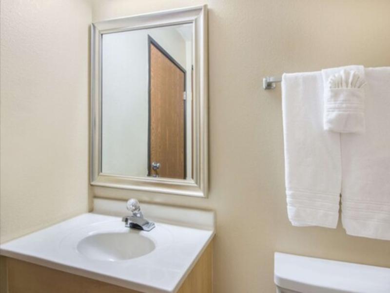 Super 8 by Wyndham Portales image