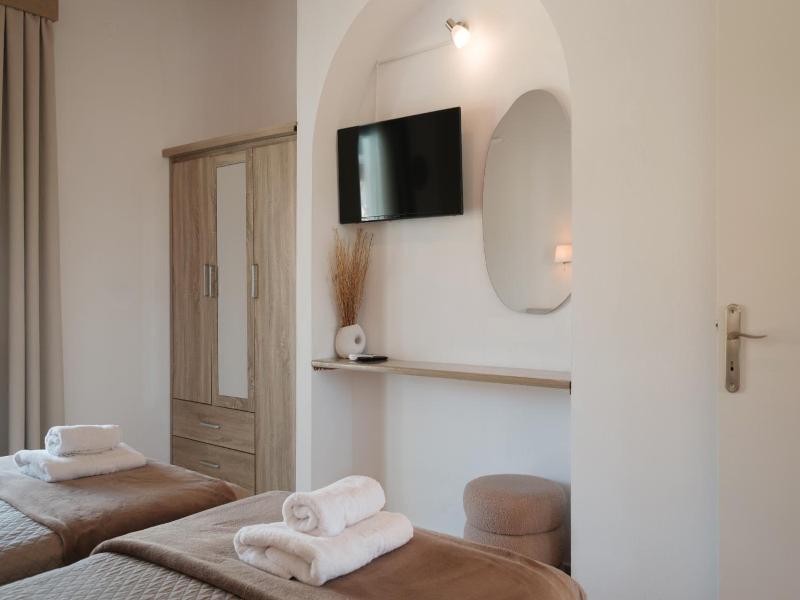 Katsaros Studios & Apartments image