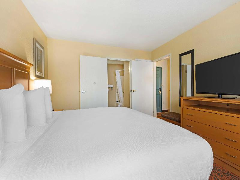 Best Western Plus Waco North image