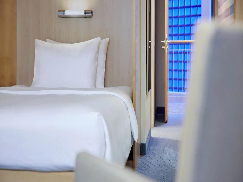 Lindner Hotel Cologne Am Dom, part of JdV by Hyatt image