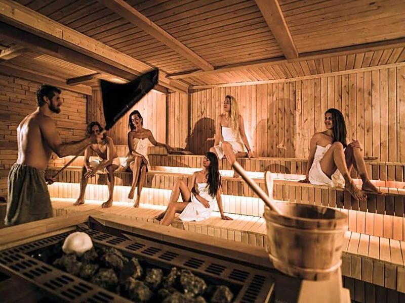 Wellness Hotel Frymburk image