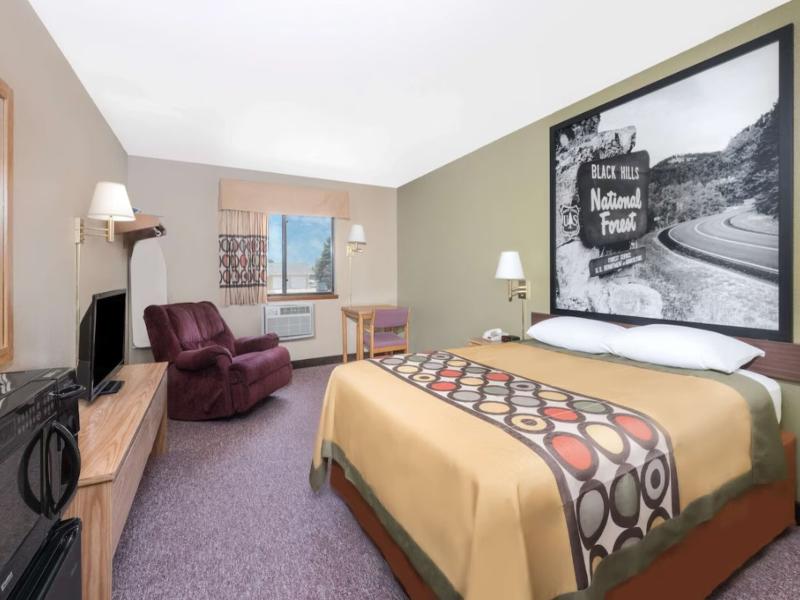 Super 8 by Wyndham Winner SD image
