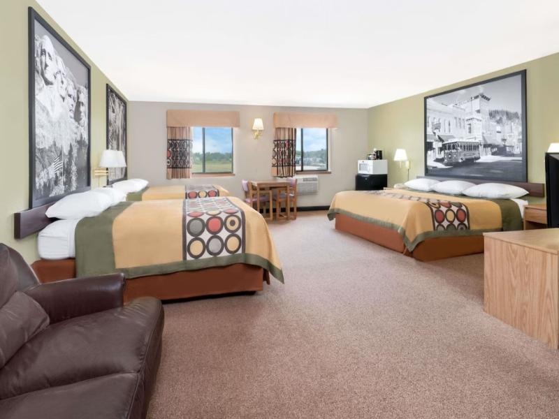 Super 8 by Wyndham Winner SD image