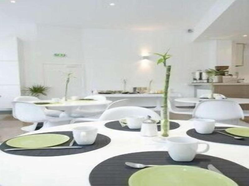 Appart Hotel Del Capucins image