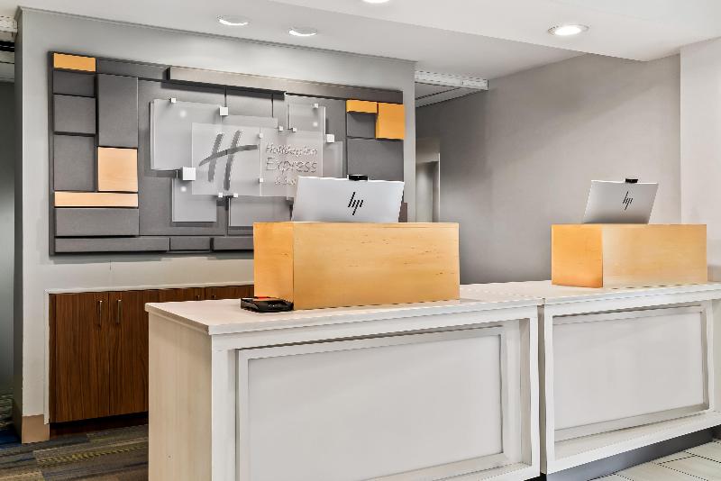 Holiday Inn Express & Suites Marion image