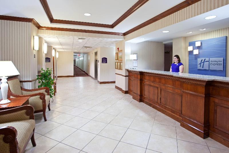 Holiday Inn Express & Suites Marion image