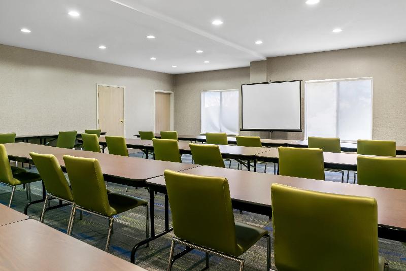 Holiday Inn Express & Suites Marion image