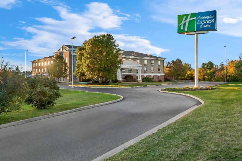 Holiday Inn Express & Suites Marion image