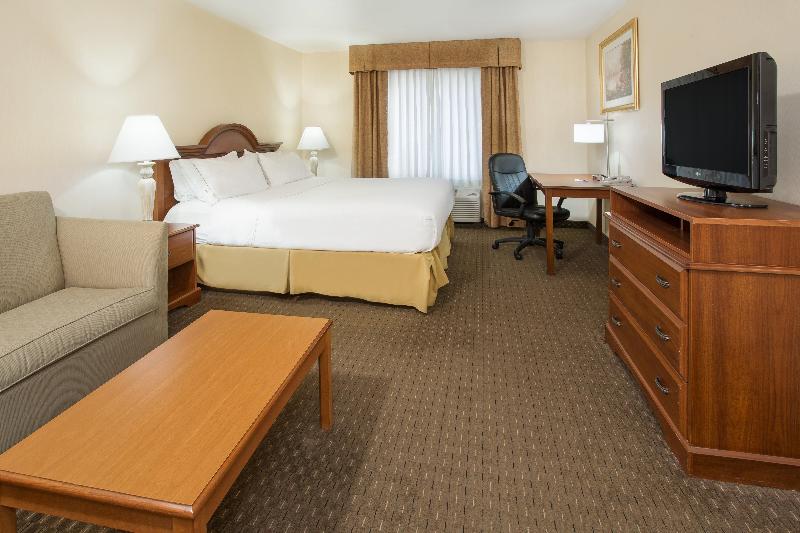 Holiday Inn Express & Suites Marion image