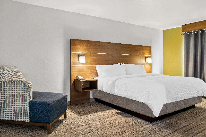 Holiday Inn Express & Suites Marion image