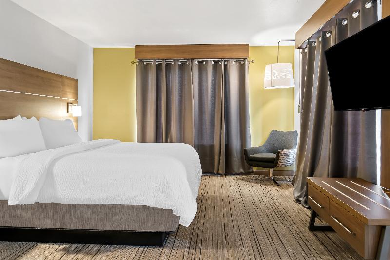Holiday Inn Express & Suites Marion image