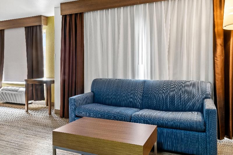 Holiday Inn Express & Suites Marion image