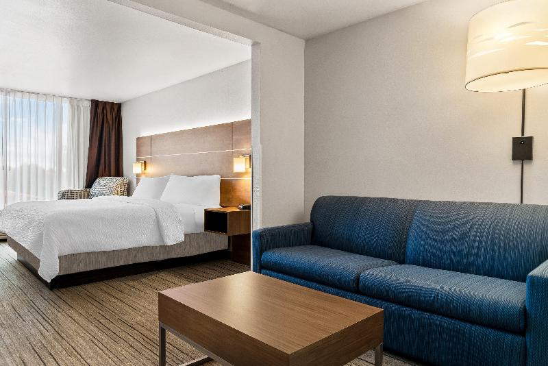 Holiday Inn Express & Suites Marion image