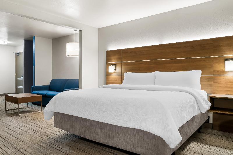 Holiday Inn Express & Suites Marion image