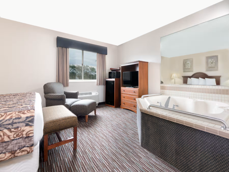 Baymont by Wyndham Columbus/Rickenbacker image