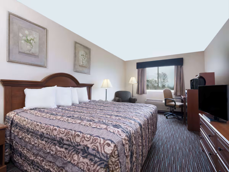 Baymont by Wyndham Columbus/Rickenbacker image