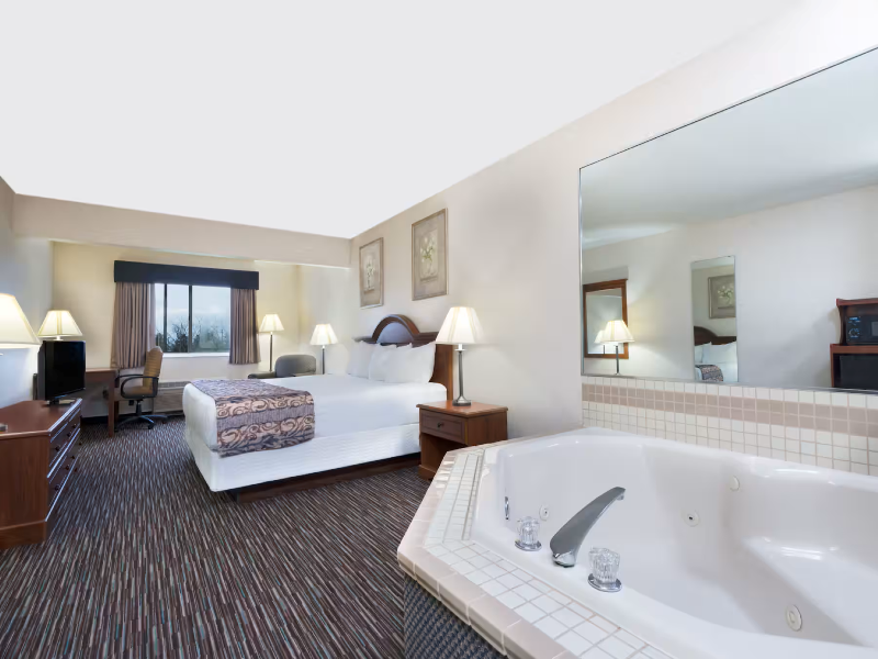 Baymont by Wyndham Columbus/Rickenbacker image