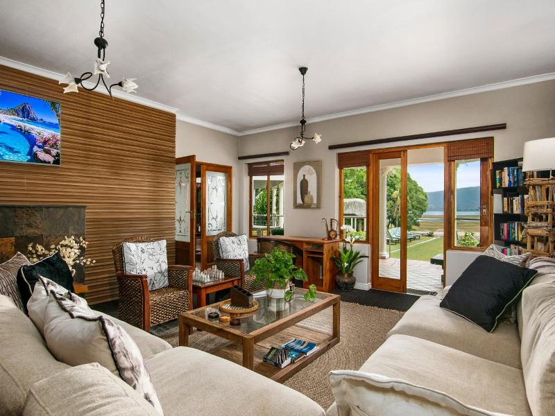 Waterfront Lodge