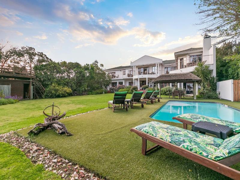 Waterfront Lodge