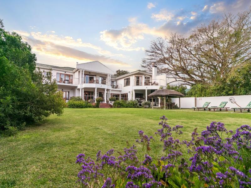 Waterfront Lodge