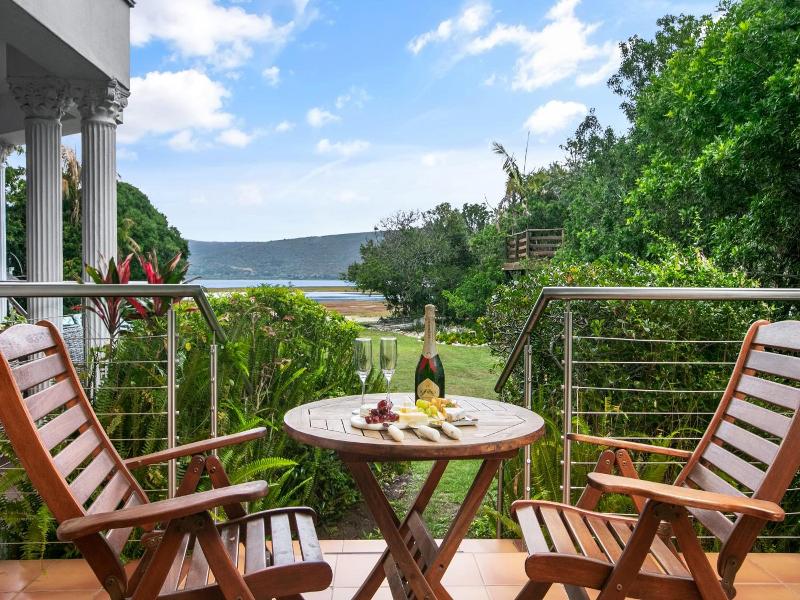 Waterfront Lodge