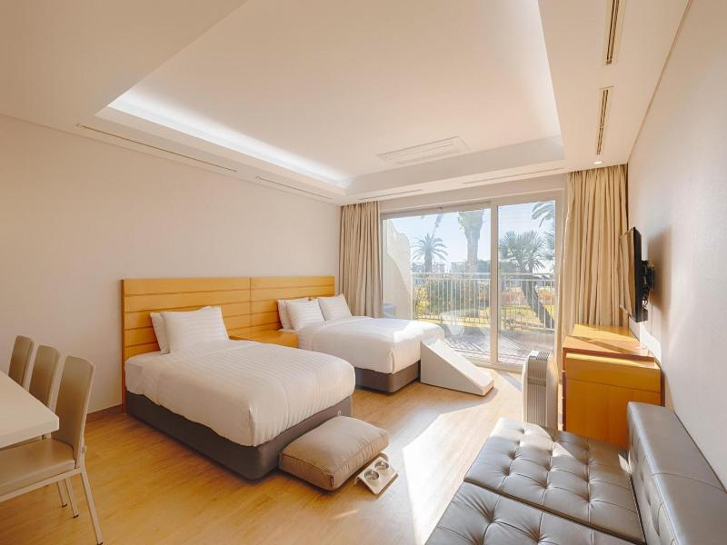 Shineville Luxury Resort image