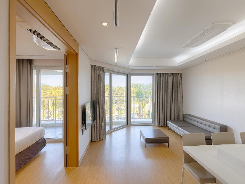 Shineville Luxury Resort image