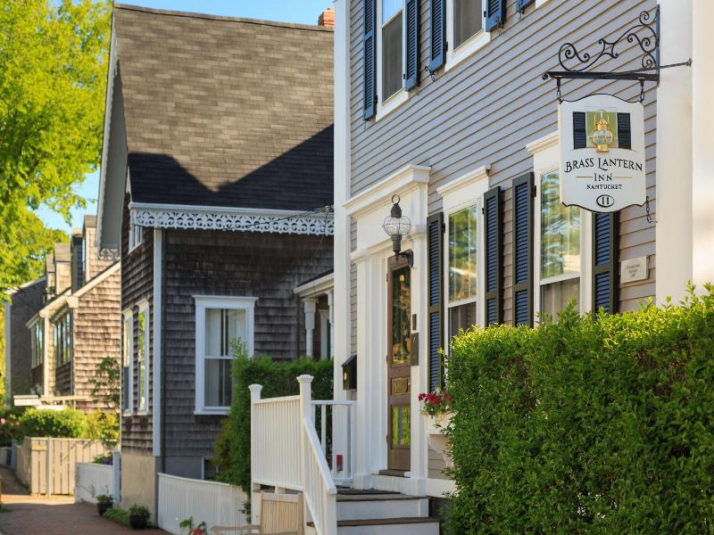 The Brass Lantern Inn