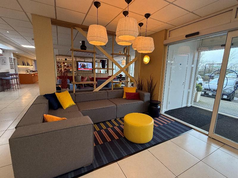 Holiday Inn Express Nuneaton image