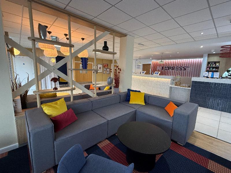 Holiday Inn Express Nuneaton image