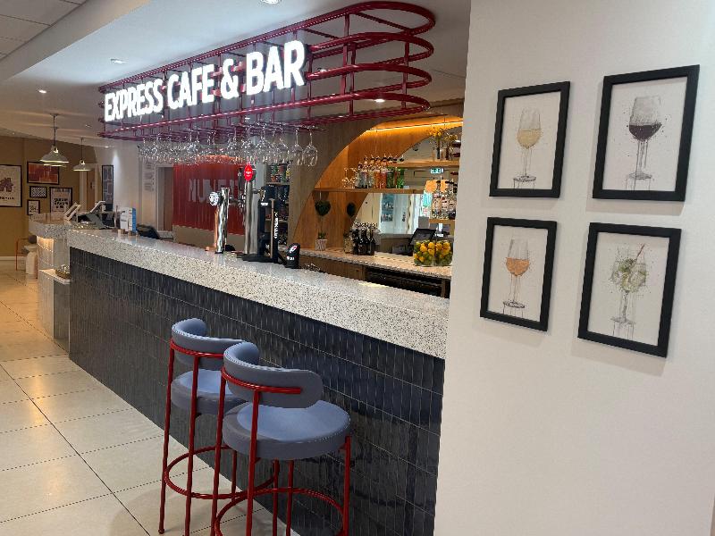 Holiday Inn Express Nuneaton image