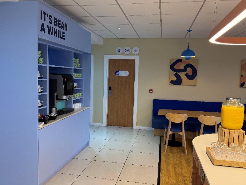 Holiday Inn Express Nuneaton image