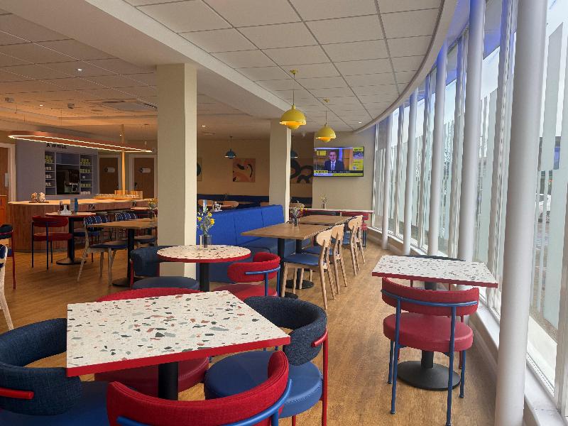 Holiday Inn Express Nuneaton image