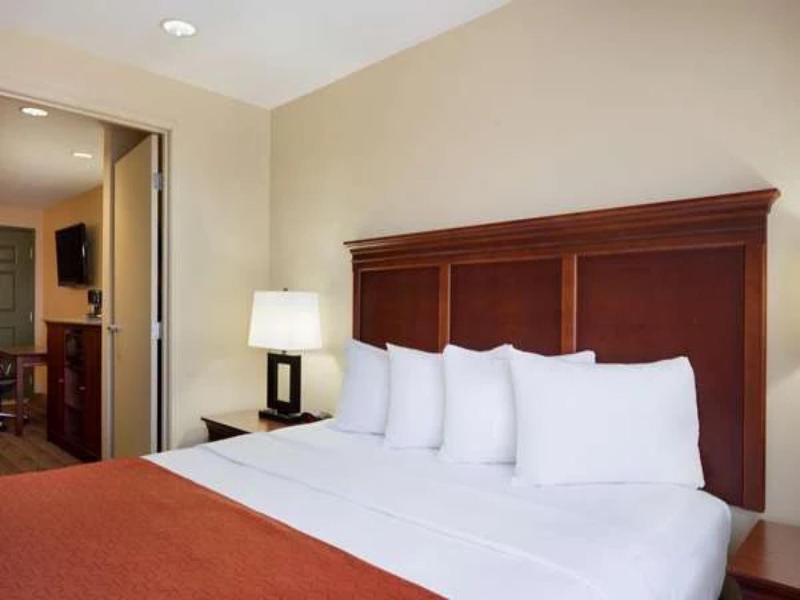 Country Inn & Suites by Radisson, Macedonia, OH image