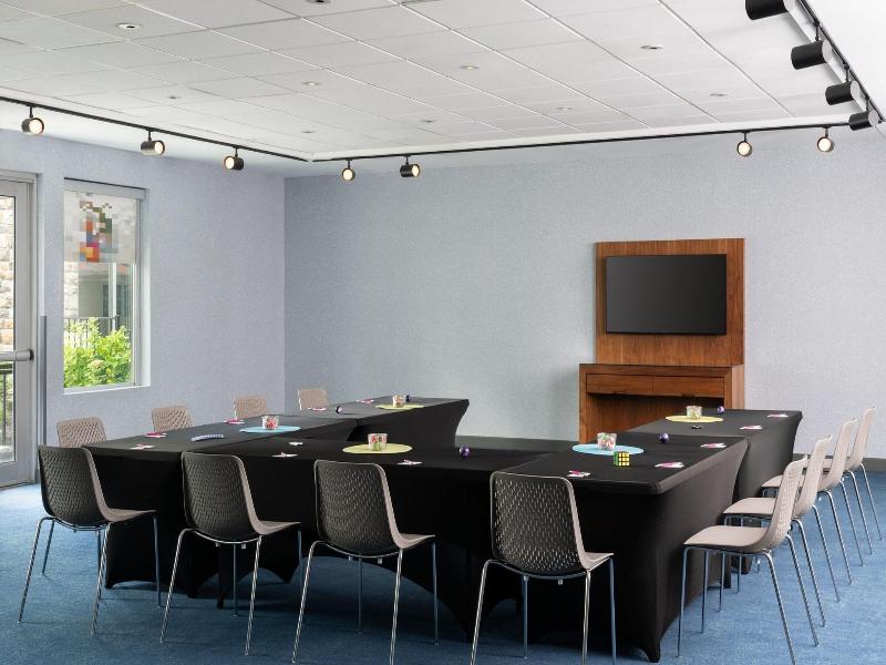Aloft Beachwood image