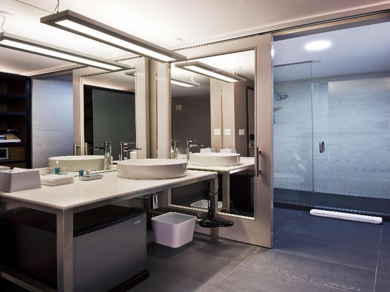 Aloft Beachwood image