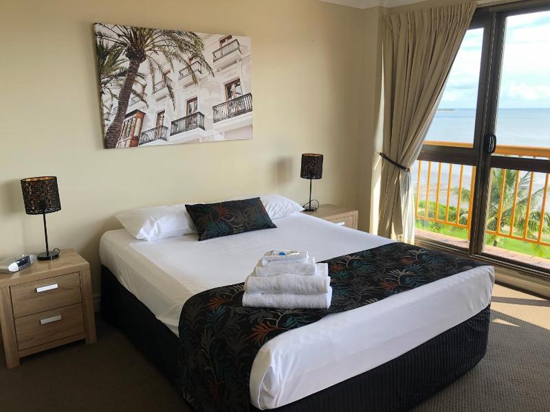 Coral Towers Holiday Suites image