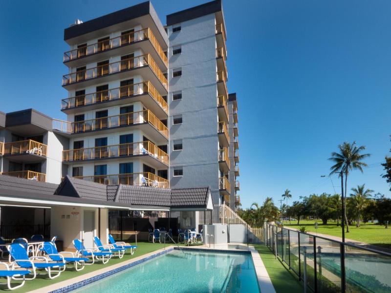 Coral Towers Holiday Suites image