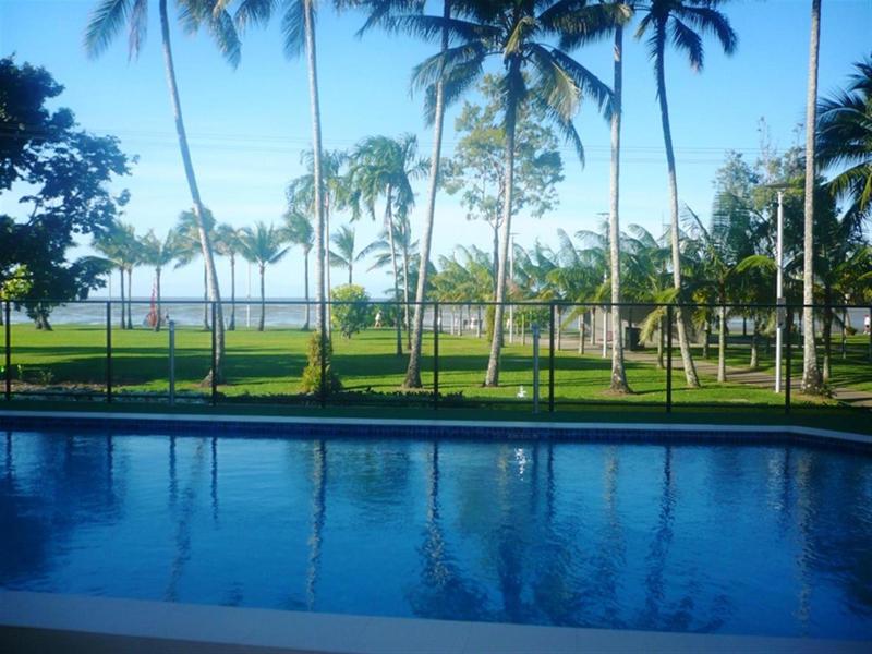 Coral Towers Holiday Suites image