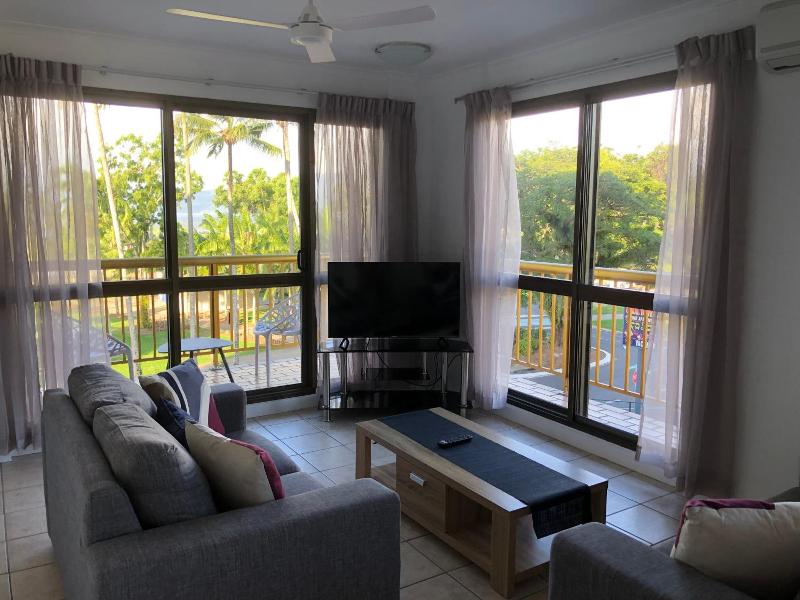 Coral Towers Holiday Suites image
