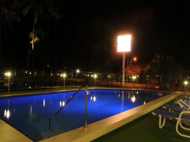 Coral Towers Holiday Suites image