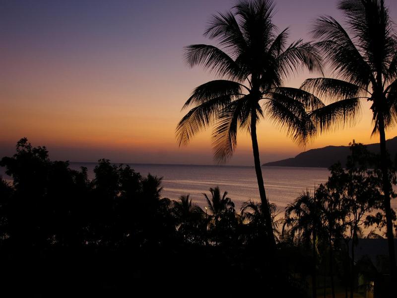 Coral Towers Holiday Suites image